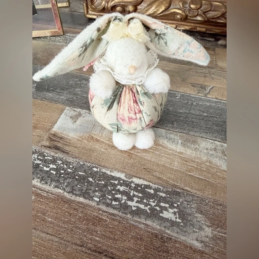 Vintage handmade bunny sewing push pin stopper